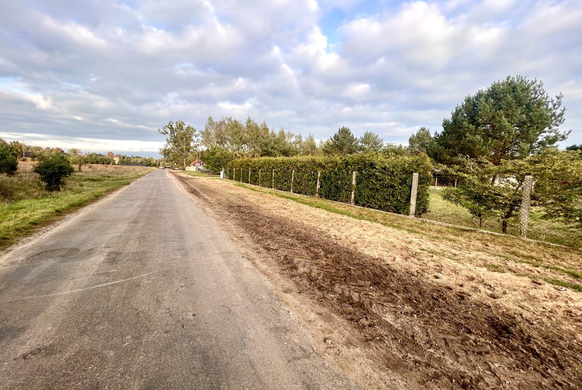 działka budowlana z pozwoleniem na budowę Lutol Mokry