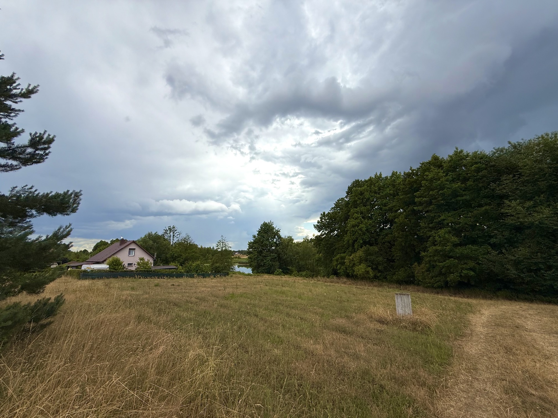 Działka nad jeziorem Wysoka