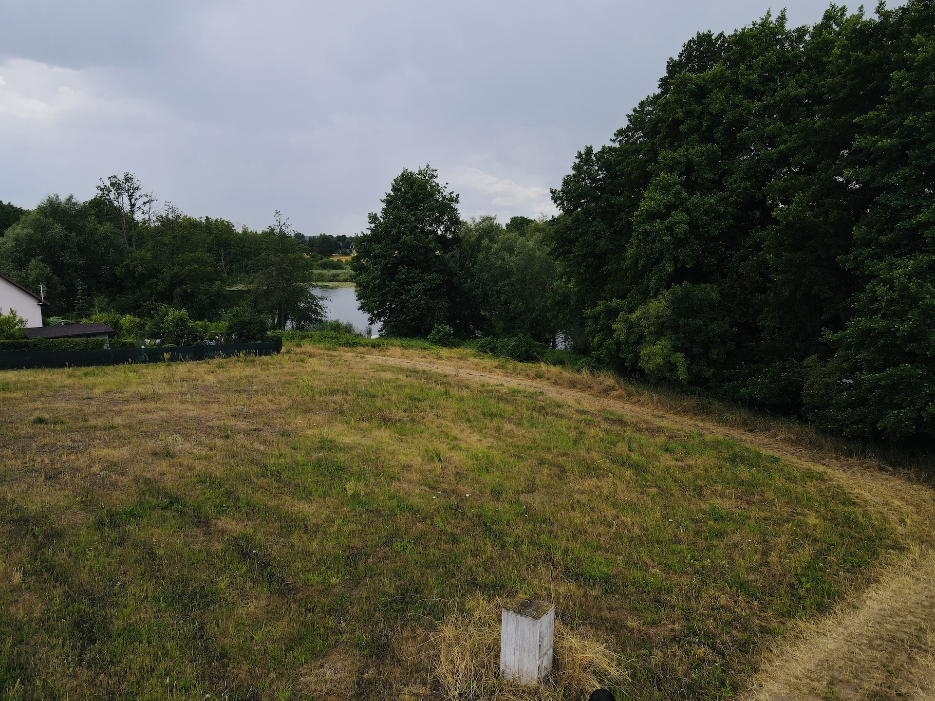 Działka nad jeziorem Wysoka